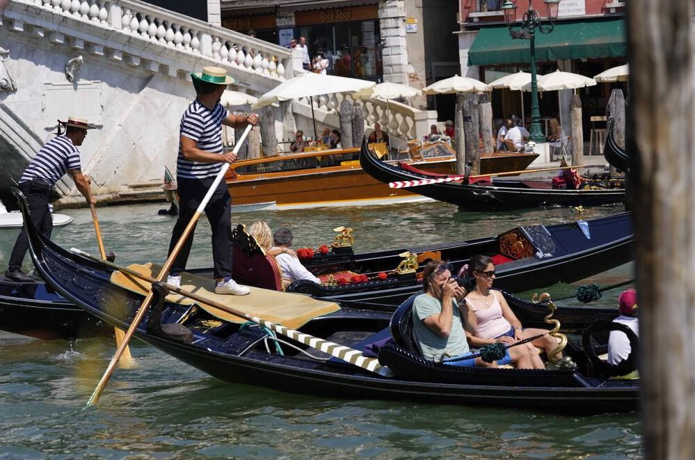 Gondole u Veneciji - Avaz