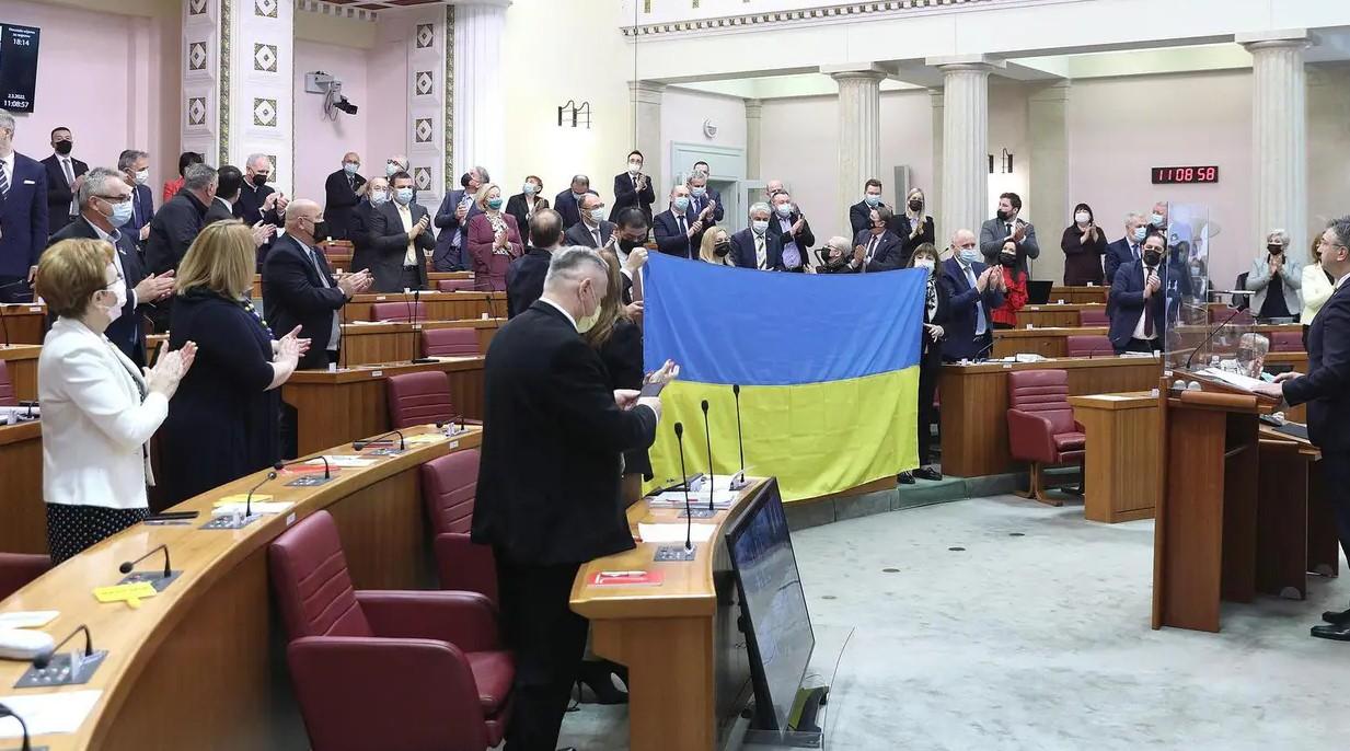 Šef ukrajinskog parlamenta dobio aplauz u Saboru: Očekujemo hrvatske stručnjake u Ukrajini