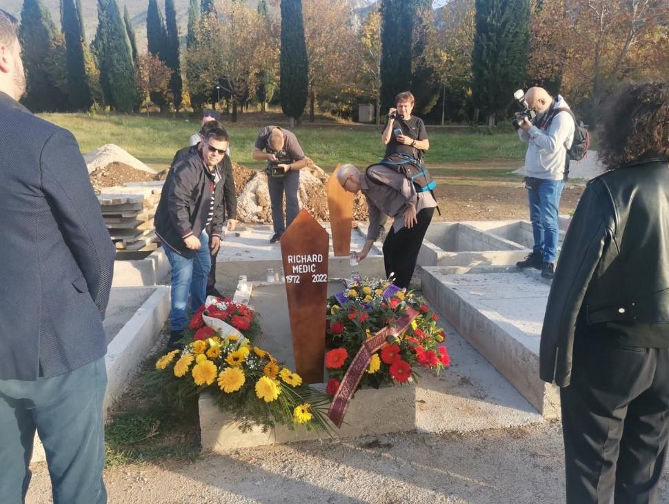 Bivši portparol OSCE-a Ričard Medić sahranjen u Mostaru