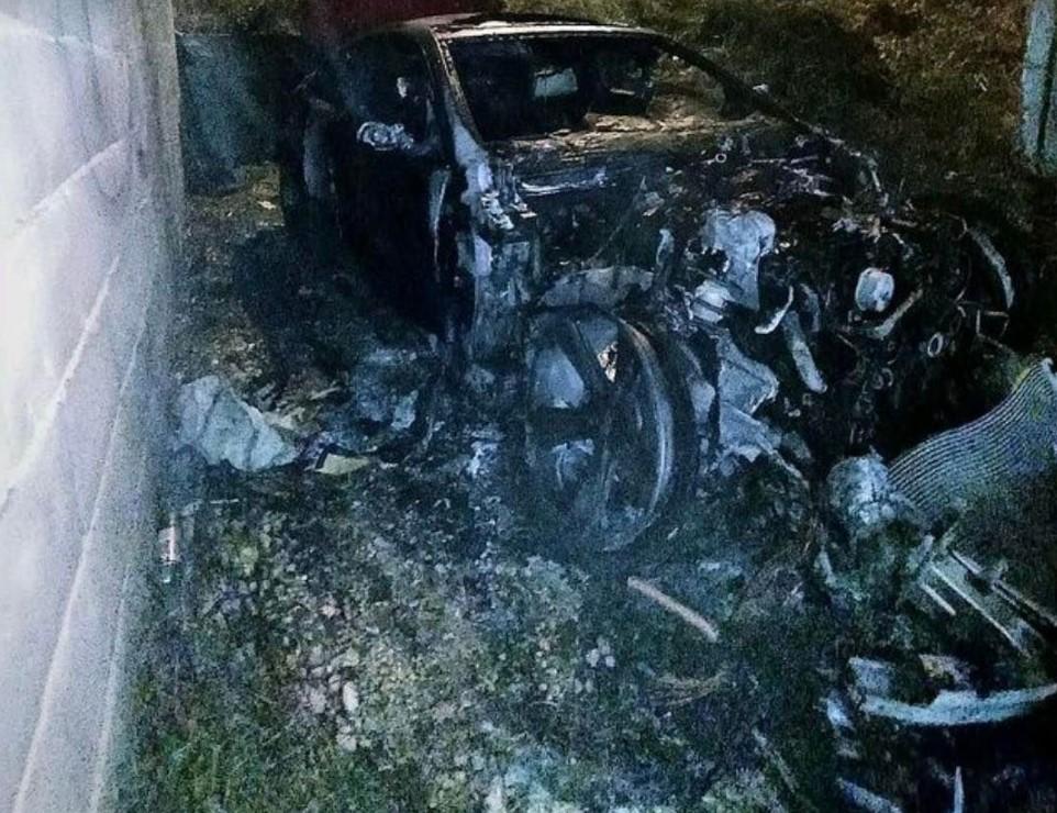 Zapaljen BMW na Soukbunaru: Požar ugasili vatrogasci, policija obavila uviđaj