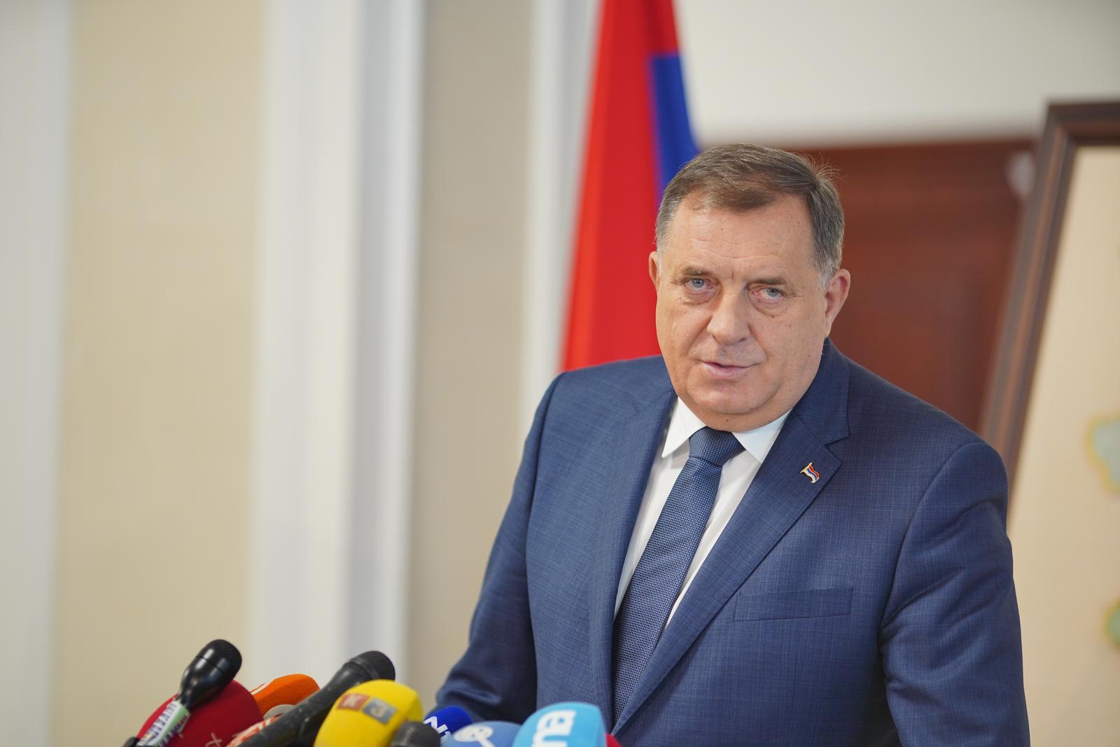 Milorad Dodik napustio sjednicu NSRS za vrijeme intoniranja himne BiH - Avaz