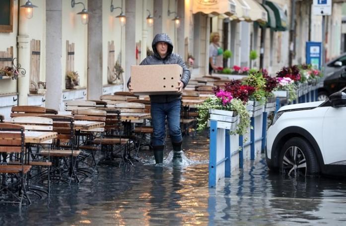 Jutros su poplavljene i riječke ulice - Avaz