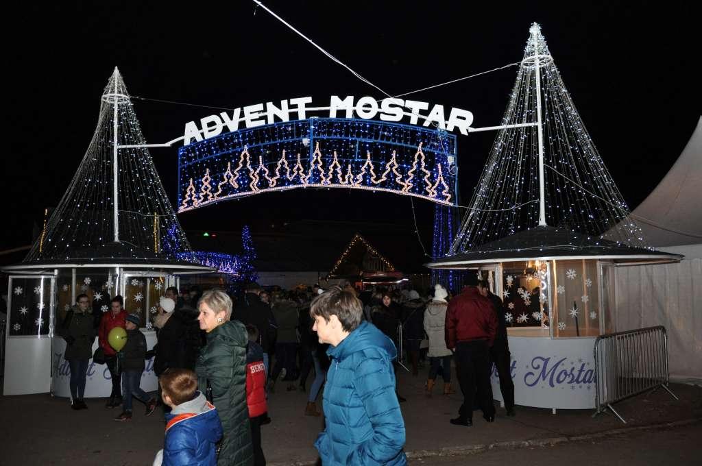 Paljenjem prve svijeće počinje Advent u Mostaru: Posjetitelje očekuju brojni sadržaji
