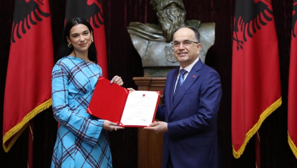 Predsjednik Albanije Bajram Begaj dodijelio je albansko državljanstvo Dua Lipi - Avaz