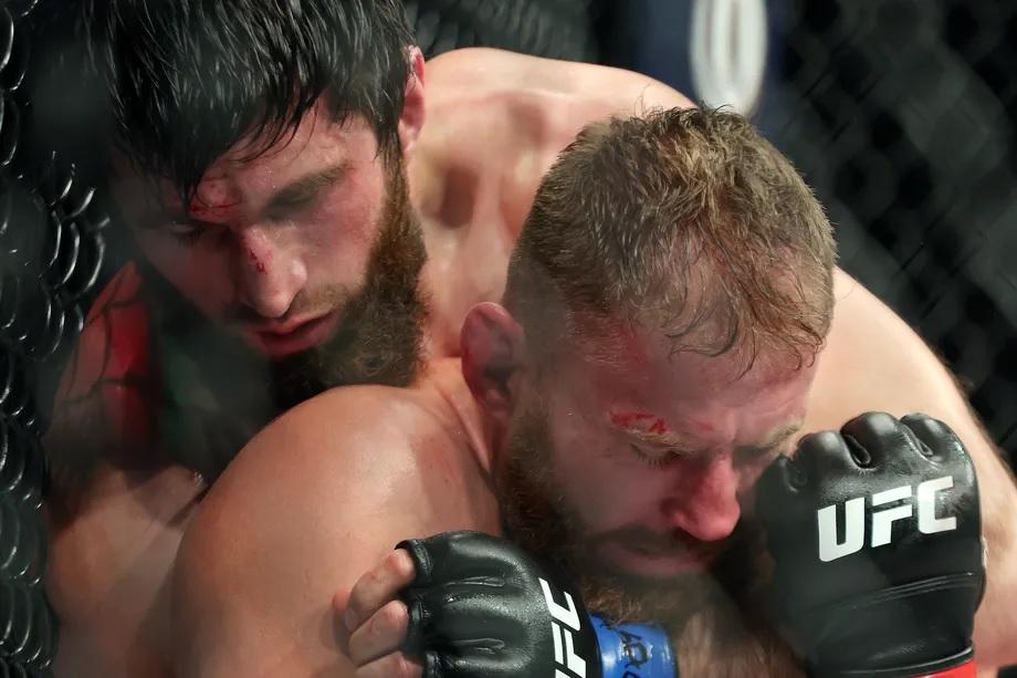 Šokantne odluke sudija u borbi za UFC naslov: Ankalajev pokraden protiv Blahoviča