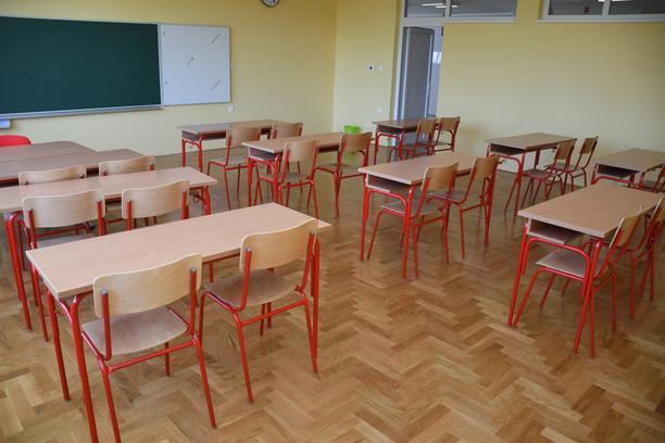 Više osnovnih i srednjih škola u Podgorici, Baru, Budvi, Bijelom Polju i Kotoru evakuisano je danas - Avaz
