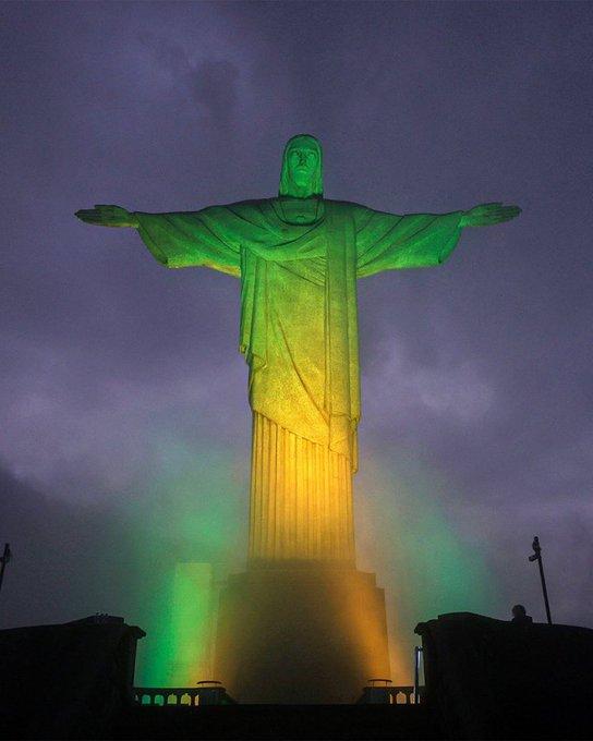Spomenik Isusa iznad Rio de Žaneira zasvijetlio je u zelenoj i žutoj boji - Avaz