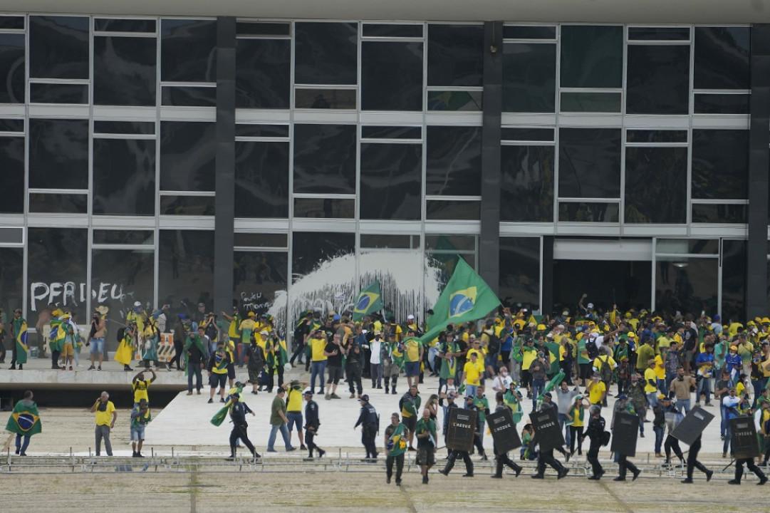 Brazilski predsjednik dekretom smirio napetosti, u velikoj policijskoj akciji uhapšeno oko 1.500 pristalica Bolsonara