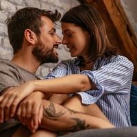 Ključni trik za održavanje muške pažnje: Natjerat će ga da vas još više želi