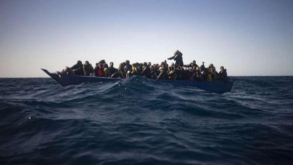 Plovilo italijanske obalske straže spasilo je 46 osoba, - Avaz