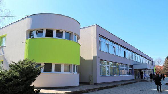 Osnovna škola - Avaz