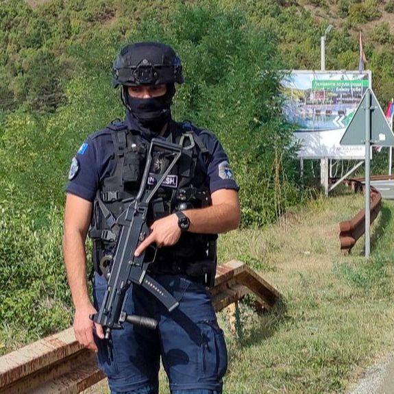 Specijalci Kosovske policije blokiraju put ka selu Banjska: Grupa naoružanih ljudi upala u manastir