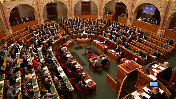 Mađarski parlament - Avaz