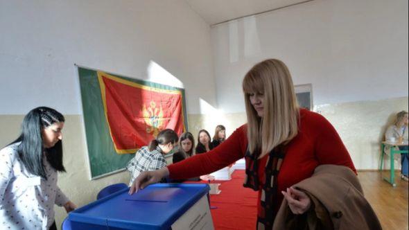 Glasanje u Crnoj Gori - Avaz