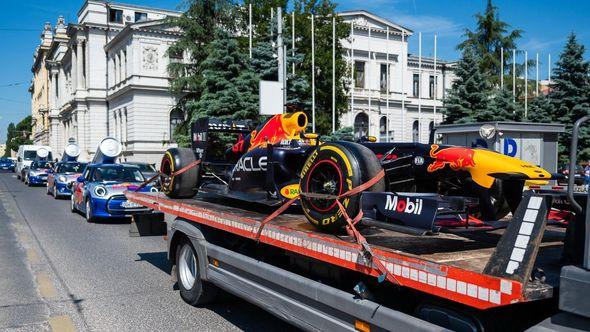 Karavan Red Bull Racinga - Avaz