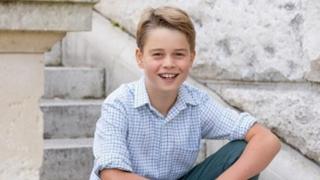 Princ Džordž slavi 10. rođendan: Svi kažu da je tatina kopija, a da je od mame Kejt naslijedio oči