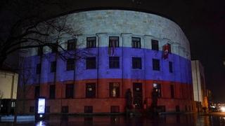 Dodikovo radno mjesto osvijetljeno u bojama Rusije u čast Putinove pobjede na izborima