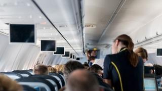 Putnicima sa kruzera pozlilo na letu dok su se vraćali kući, avion odmah poslat na čišćenje