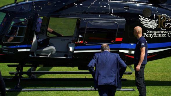 Pogledajte kako Dodik leti u helikopteru - Avaz