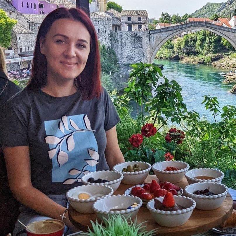 Utjecajna travel blogerica Željka Nikolić diktira trendove putovanja: Banjalučanka ponosno promovira ljepote BiH