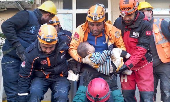 Dvogodišnji Mert prebačen u bolnicu - Avaz