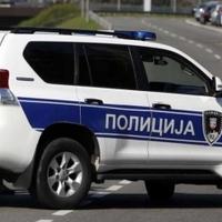 Dijete (13) teško povrijeđeno u Lazarevcu: Na njega naletio automobil kod osnovne škole