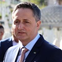 Bećirović: Ponosni smo na Sarajevo, a Vučić neka prestane kriti istinu o genocidu
