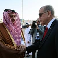 Erdoan doputovao u zvaničnu posjetu u Katar