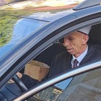 Video / Džematlije u Željeznom Polju poklonili automobil imamu: Odlazi u penziju