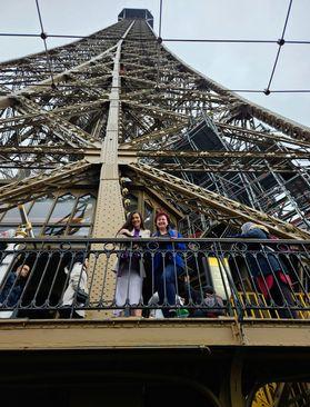 Ajfelov toranj: Simbol Pariza   - Avaz