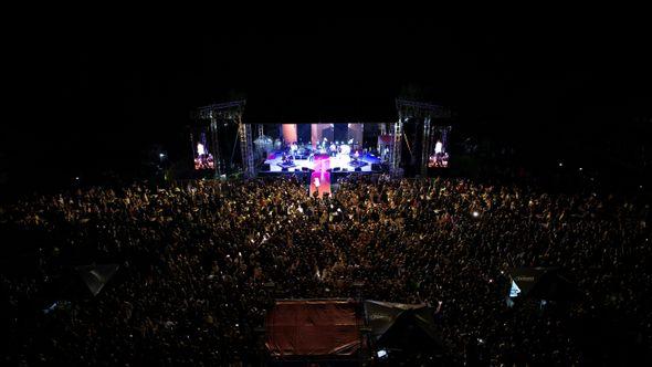 Više od 10.000 posjetilaca uživalo u sjajnom koncertu  - Avaz