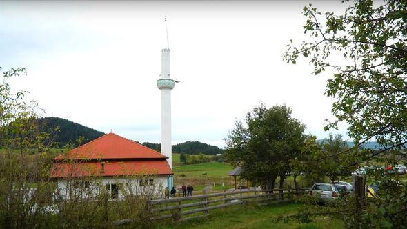 Careva džamija - Avaz