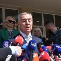 Milo Đukanović glasao sa porodicom: Očekujem pobjedu, o porazu ne razmišljam