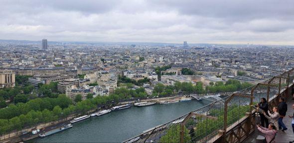 Zadivljujući pogled na Pariz s Ajfelovog tornja - Avaz