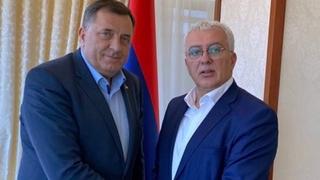Dodika svi izbjegavaju: Andrija Mandić neće doći na proslavu neustavnog dana RS