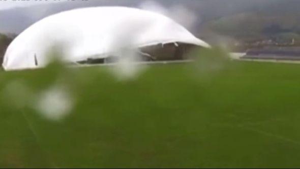 Vjetar u potpunosti uništio balon na Ilidži - Avaz