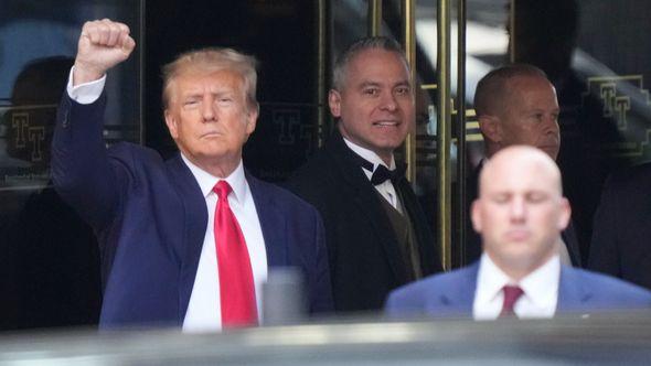 Former President Donald Trump leaves Trump Tower in New York on Tuesday, April 4, 2023 - Avaz