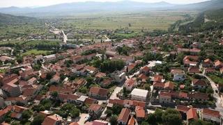 I dok cijene nekretnina u Sarajevu idu "nebu pod oblake": Evo kako hrvatski gradić pomaže mladim porodicama da riješe stambeno pitanje