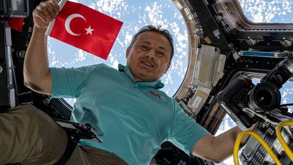 Prvi turski astronaut Alper Gezeravci  - Avaz