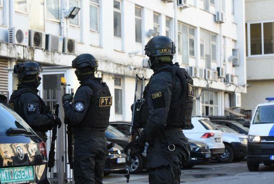 Nova akcija SDT-a i nova privođenja: Policija ispred Specijalnog tužilaštva  - Avaz