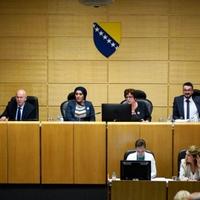 Otkazana sjednica Predstavničkog doma Parlamenta FBiH: Prokišnjavanje uzrokovalo deformaciju plafona