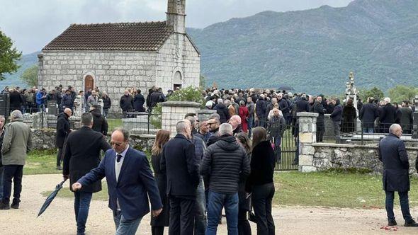 Mićunović sahranjen na groblju u Moštanici - Avaz