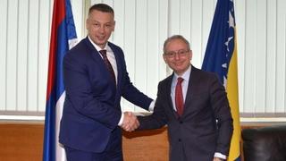 Ministar Nešić o upravljanju migracijama razgovarao s ambasadorom Italije u BiH Markom Di Rucom