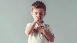 Šta raditi kad djetetu nešto zapne u ustima