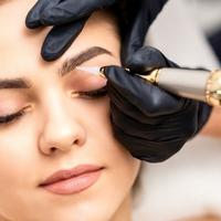 Popularni kozmetički tretman koji imitira šminku