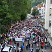 Snimak iz zraka / Protesti u Jablanici, građani poručili: "Svi smo mi Enisa Klepo"