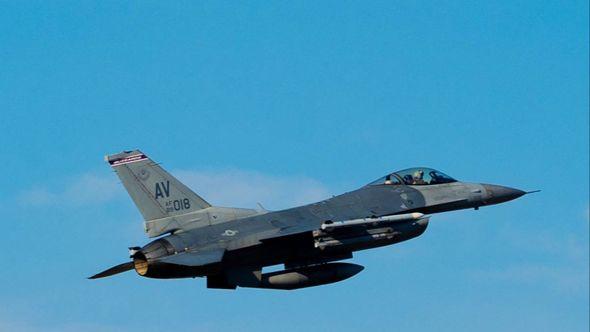 Vojni avion F-16 - Avaz