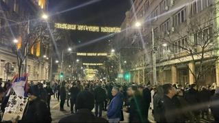Novi protest u Beogradu: Veliki broj građana se okupio ispred RIK-a, obratila se Tepić