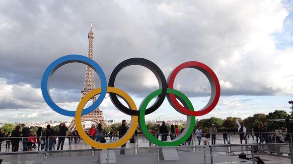 Olimpijski krugovi na Trokadero trgu - Avaz