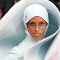 Manekenka s hidžabom na crvenom tepihu u Kanu sve oduševila